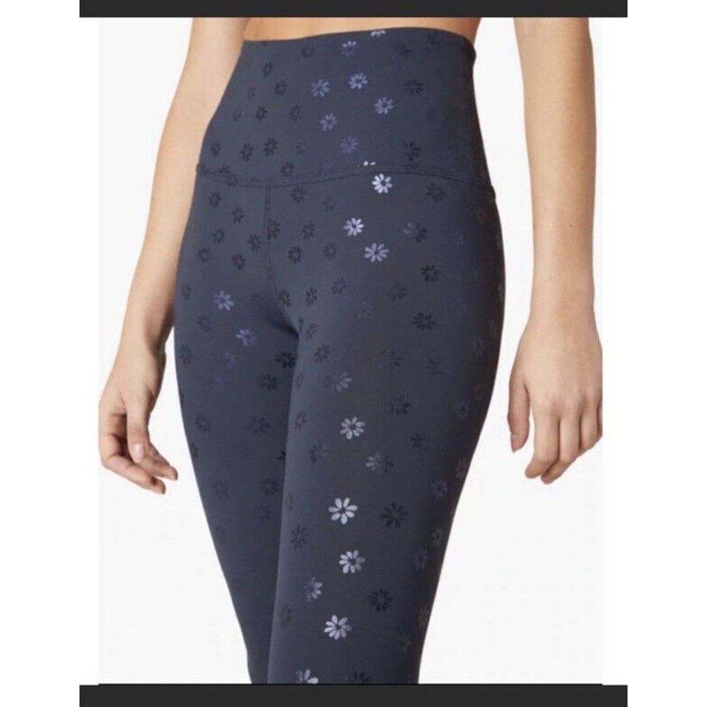 Beyond Yoga Brand Small leggings Yoga Shiny Blue Daisy High Waisted Reflective - Picture 9 of 10